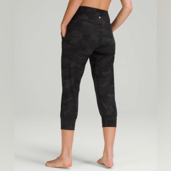 Lululemon Align Jogger Crop - Picture 7 of 8